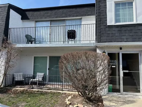 1115 Royal Saint George Dr #104, Naperville, IL 60563