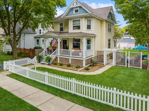 402 W Campbell St, Arlington Heights, IL 60005