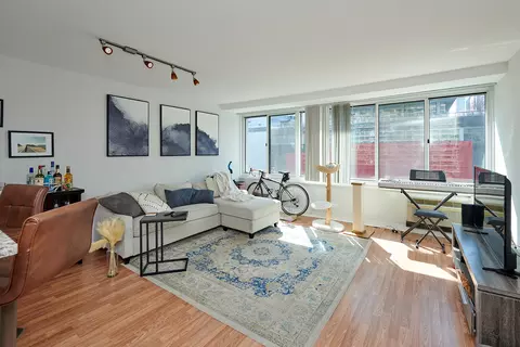 Living - 211 E Ohio St #1014, Chicago, IL 60611 photo 1 of 2