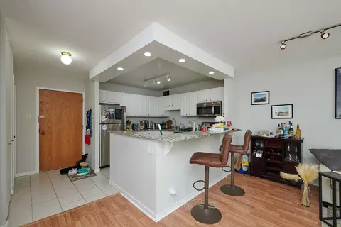 Kitchen - 211 E Ohio St #1014, Chicago, IL 60611 photo 1 of 3