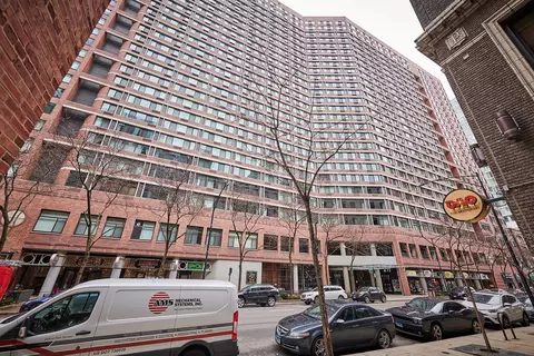 211 E Ohio St #1014, Chicago, IL 60611