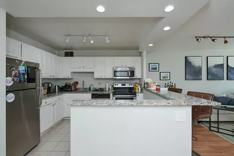 Kitchen - 211 E Ohio St #1014, Chicago, IL 60611 photo 2 of 3