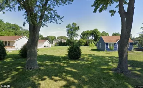 431 Elmhurst St, Wood Dale, IL 60191