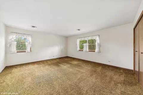 Bedroom - 409 N Macarthur Blvd, Mount Prospect, IL 60056 photo 2 of 4