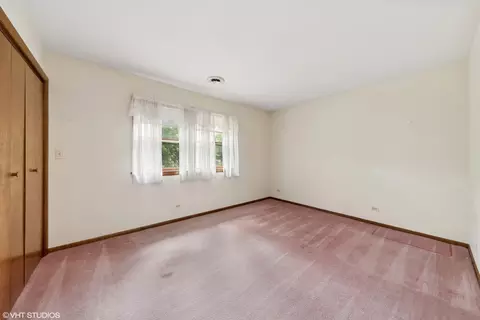 Bedroom - 409 N Macarthur Blvd, Mount Prospect, IL 60056 photo 3 of 4