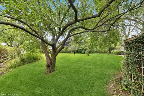 Exterior - 409 N Macarthur Blvd, Mount Prospect, IL 60056 photo 4 of 7