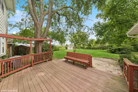 Exterior - 409 N Macarthur Blvd, Mount Prospect, IL 60056 photo 5 of 7