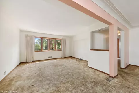 Living - 409 N Macarthur Blvd, Mount Prospect, IL 60056 photo 4 of 4