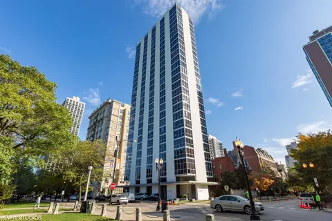 1555 N Dearborn Pkwy #5D, Chicago, IL 60610