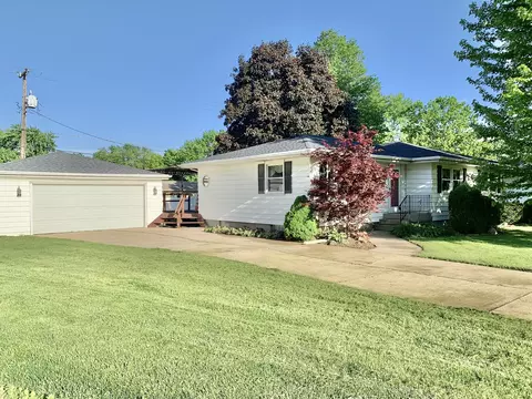 2716 Everette Rd, Ottawa, IL 61350