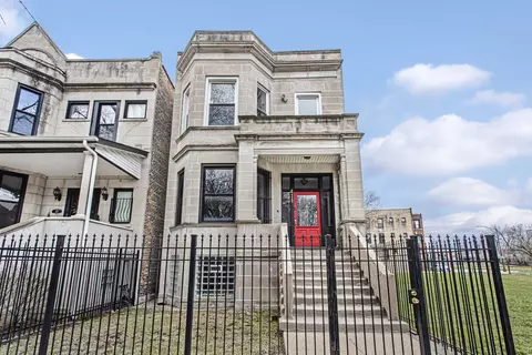 411 E 60th St, Chicago, IL 60637