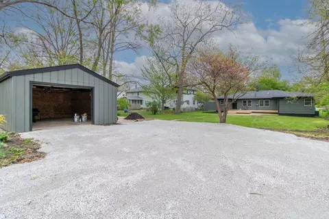 Exterior - 711 N School St, Normal, IL 61761 photo 11 of 17