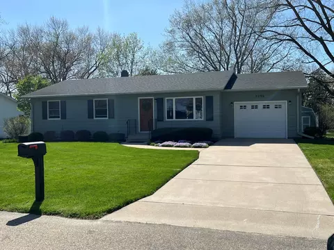 5296 S Harlan Dr, Rochelle, IL 61068