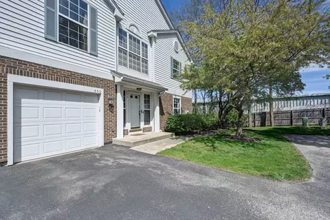 650 Portage Ct #650, Vernon Hills, IL 60061
