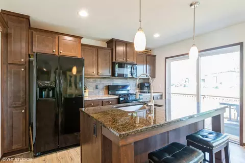 206 Big Peninsula Rd, Elgin, IL 60123 photo 4