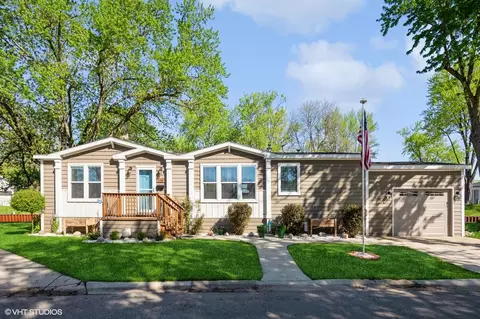 206 Big Peninsula Rd, Elgin, IL 60123 photo 2