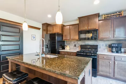 206 Big Peninsula Rd, Elgin, IL 60123 photo 3