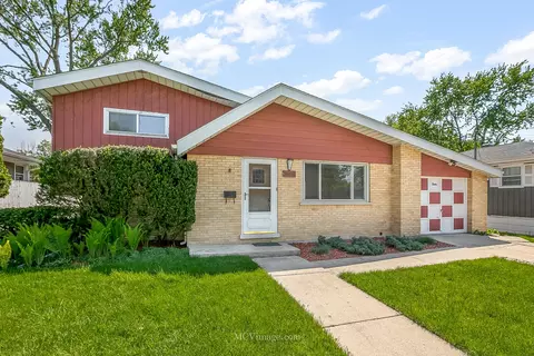12 Eureka Dr, Lemont, IL 60439