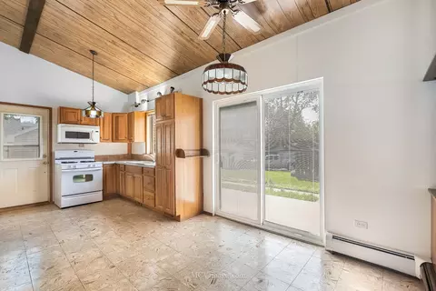 Kitchen - 12 Eureka Dr, Lemont, IL 60439 photo 1 of 2