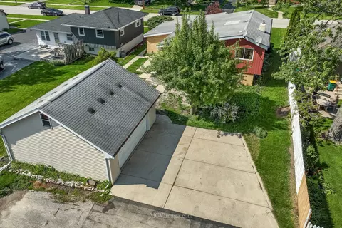 View/Area - 12 Eureka Dr, Lemont, IL 60439 photo 2 of 8