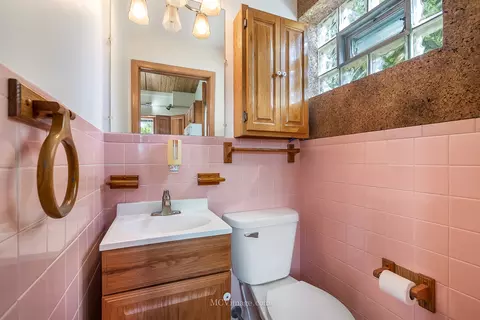 Bath - 12 Eureka Dr, Lemont, IL 60439 photo 1 of 2