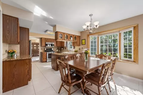 Kitchen - 1196 Buttercup Ln, Bartlett, IL 60103 photo 5 of 5