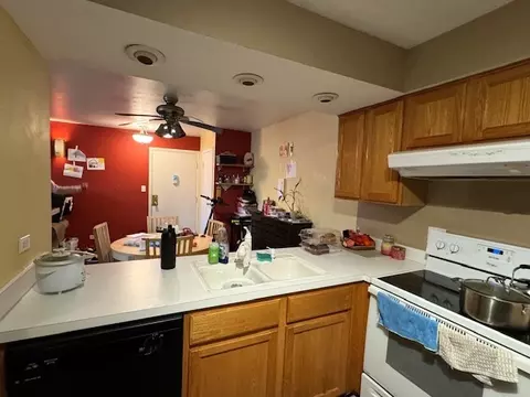 Kitchen - 1802 Plum Grove Rd #1D, Rolling Meadows, IL 60008 photo 1 of 2