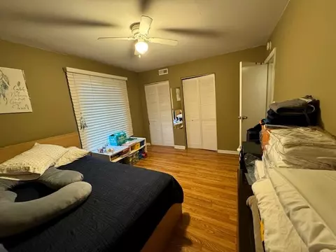 Living - 1802 Plum Grove Rd #1D, Rolling Meadows, IL 60008 photo 3 of 3