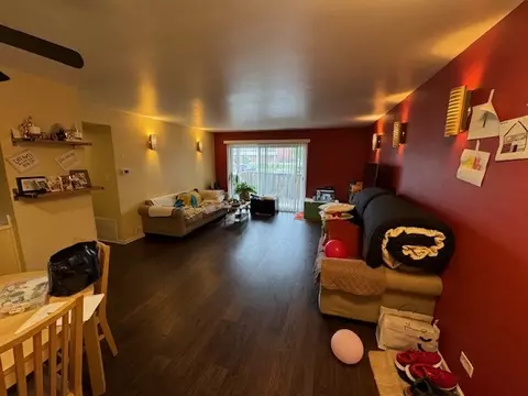 Living - 1802 Plum Grove Rd #1D, Rolling Meadows, IL 60008 photo 1 of 3