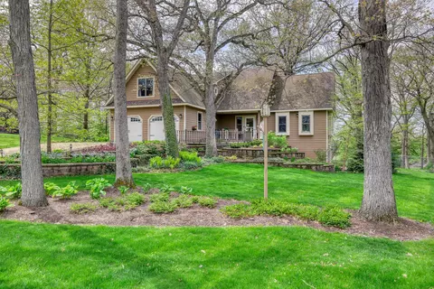 11501 Ellwood Greens Rd, Genoa, IL 60135
