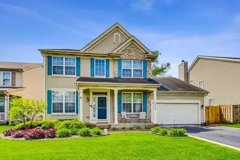1026 Twin Oaks St, Bensenville, IL 60106