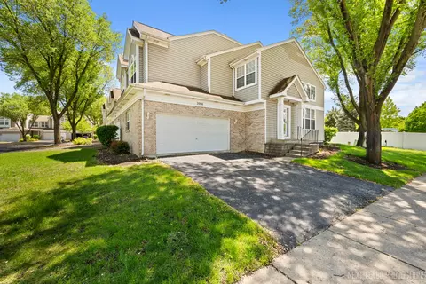 2086 Constitution Ct, Aurora, IL 60506 photo 2