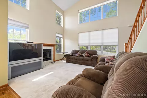 2086 Constitution Ct, Aurora, IL 60506 photo 4