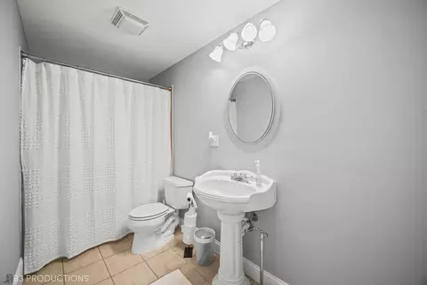 Bath - 1917 Crosswind Dr, Plainfield, IL 60586 photo 5 of 5