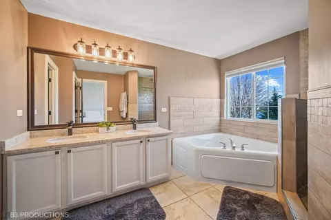 Bath - 1917 Crosswind Dr, Plainfield, IL 60586 photo 2 of 5