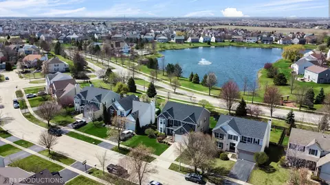 View/Area - 1917 Crosswind Dr, Plainfield, IL 60586 photo 1 of 4