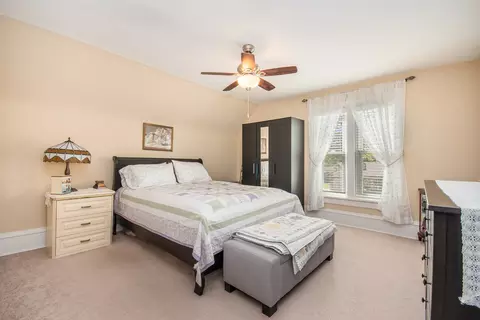 811 Cedar Ave, Elgin, IL 60120 photo 9