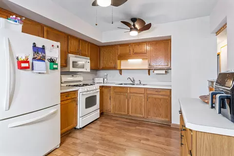 Kitchen - 1530 Elder Dr, Aurora, IL 60506 photo 2 of 2