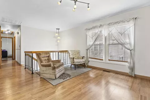 Living - 1530 Elder Dr, Aurora, IL 60506 photo 1 of 5
