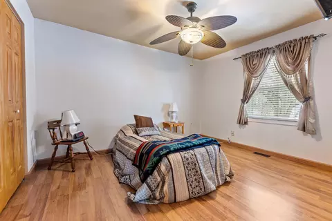Bedroom - 1530 Elder Dr, Aurora, IL 60506 photo 1 of 3