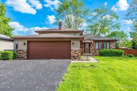 849 Gerald Ave, South Elgin, IL 60177