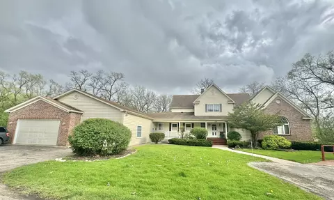 995 Bode Rd, Elgin, IL 60120
