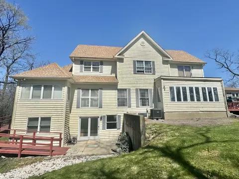 Exterior - 995 Bode Rd, Elgin, IL 60120 photo 6 of 10
