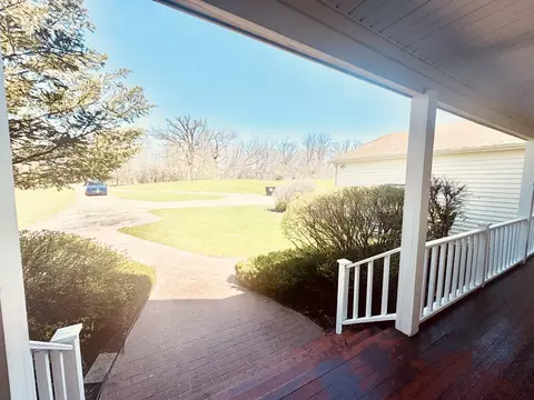 Exterior - 995 Bode Rd, Elgin, IL 60120 photo 3 of 10
