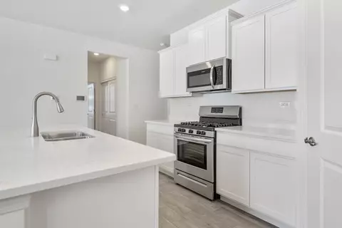 Kitchen - 25505 W Veranium Dr, Plainfield, IL 60544 photo 2 of 4