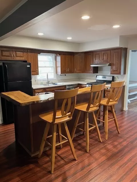 Kitchen - 1517 N Ramble Rd, Mchenry, IL 60050 photo 2 of 3