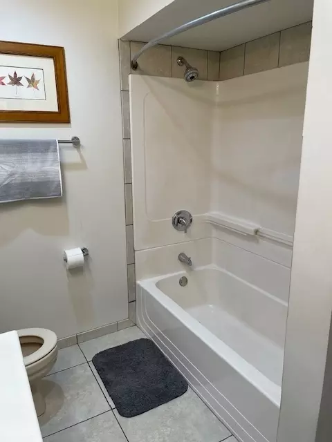 Bath - 1517 N Ramble Rd, Mchenry, IL 60050 photo 1 of 2