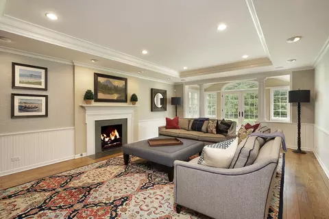 Living - 649 Pine St, Winnetka, IL 60093 photo 2 of 3