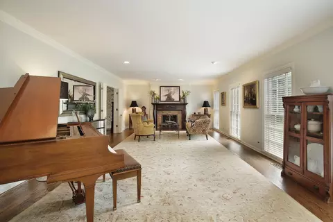 Living - 649 Pine St, Winnetka, IL 60093 photo 1 of 3