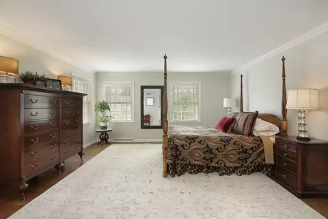 Bedroom - 649 Pine St, Winnetka, IL 60093 photo 1 of 5